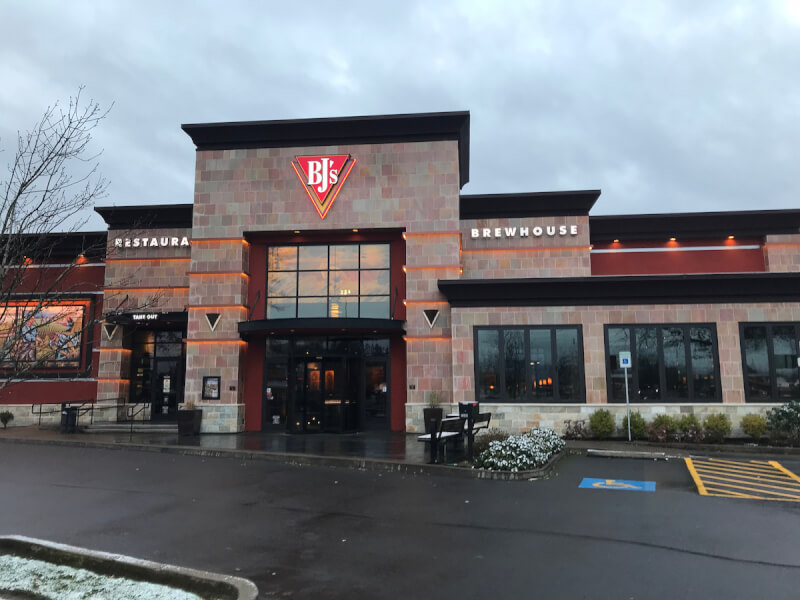 Great Food, Burgers, Tacos & More Valley River, Eugene, OR 97401